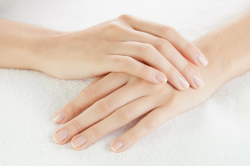 Почему трескается кожа возле ногтей: внешние причины