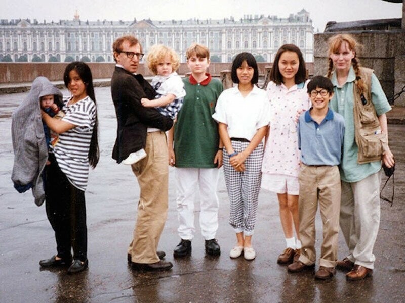 Вуди Аллен со своим большим семейством в Ленинграде, 1978 год.
