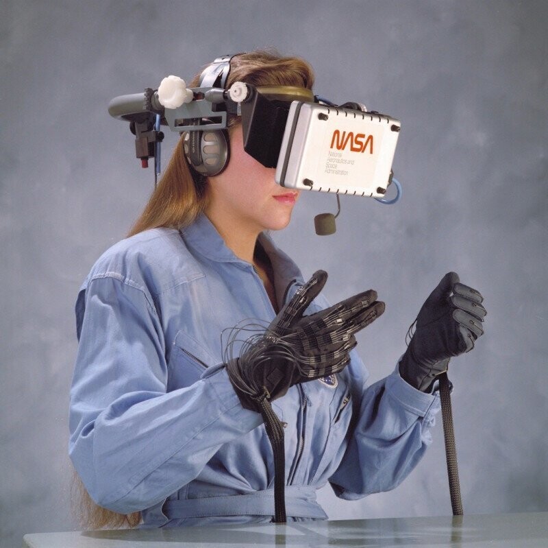 Изучение виртуальной реальности в исследовательском центре NASA, 1989 г.