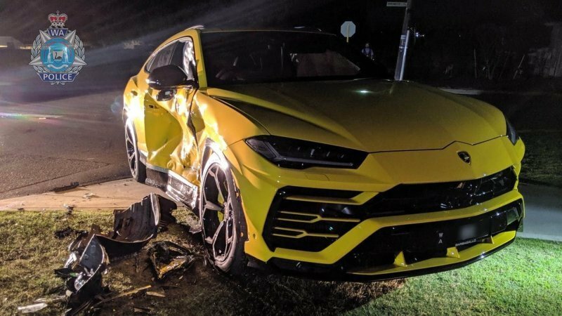 14-летний подросток на угнанном Subaru врезался в дорогостоящий Lamborghini Urus