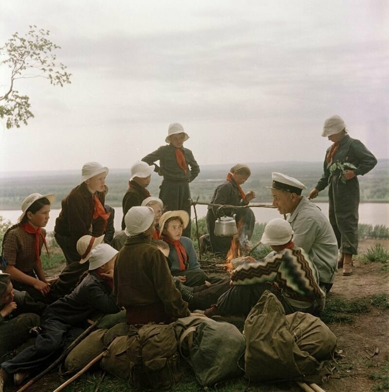 Походы с вожатым по местам боевой славы.