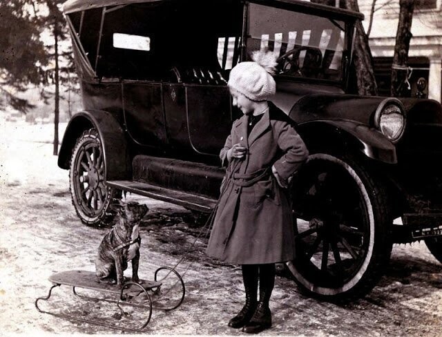 Девочка с питомцем, Фултонвилл, 1921 год 