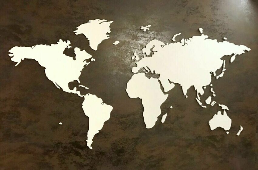 Какая из этих стран самая большая по площади?