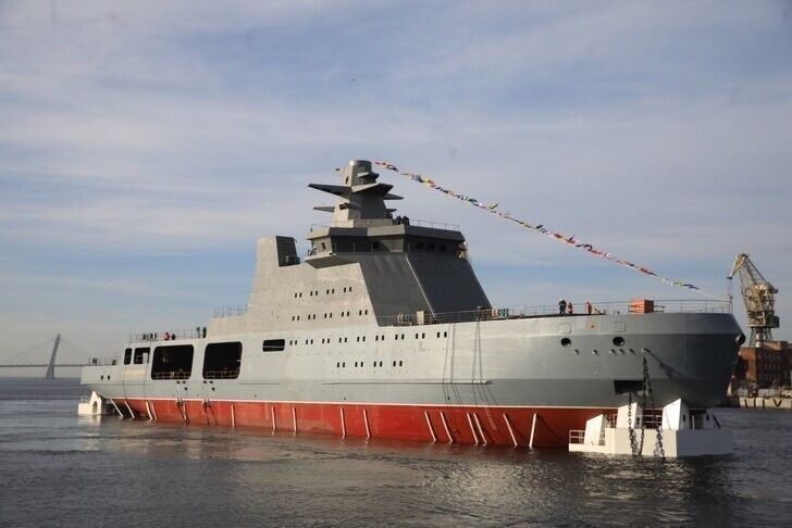 В Санкт-Петербурге спущен на воду патрульный корабль «Иван Папанин»
