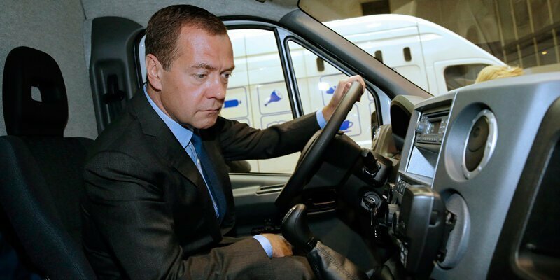 Дмитрий Медведев распорядился снизить ненаказуемый порог превышения скорости до 10 км/ч