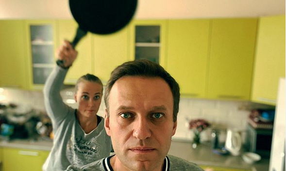 Навальный нашел горячую замену Ярмыш и Соболь: новая фаворитка стареющего блогера