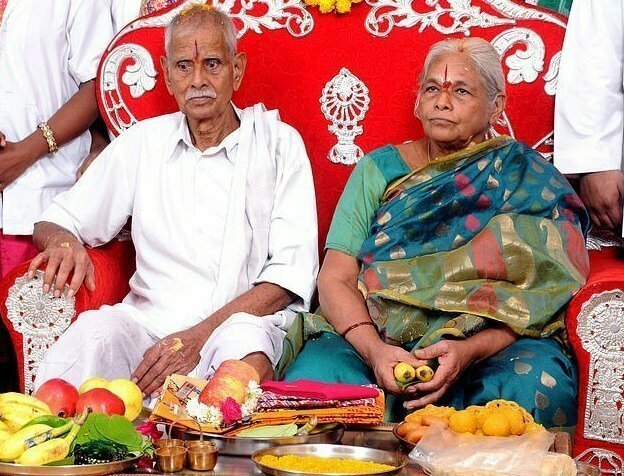 Старейшей матерью в мире является  74-летняя Эрраматти Мангаямма из Индии