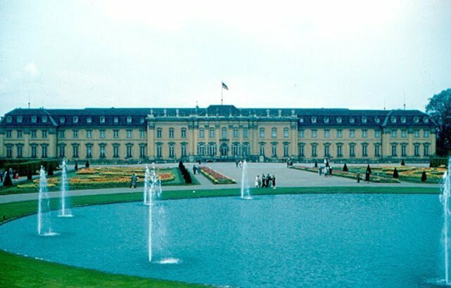 Людвигсбургская резиденция - барочный дворец правителей Вюртембергского дома, построенная в 1704—1733 годах