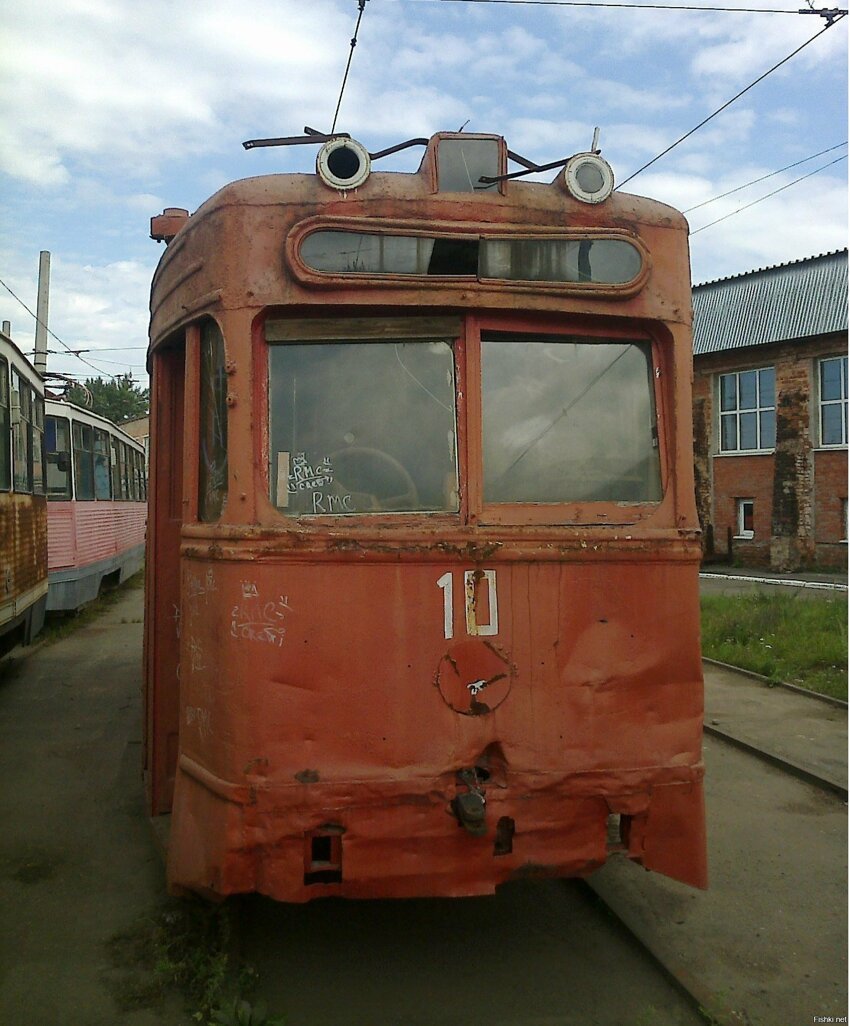Такие трамваи ходили в 50-х и в первой половине 60-х в Перми 
