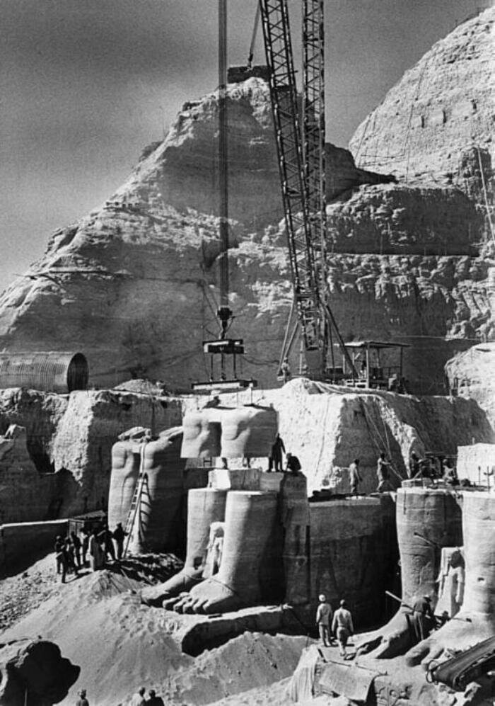 Перенос храмов Абу–Симбел при строительстве Асуанской плотины