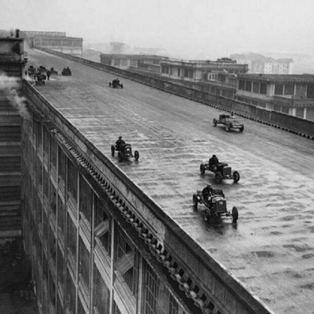 Рабочие «Фиата» организовали гонки на крыше первого завода компании в Турине