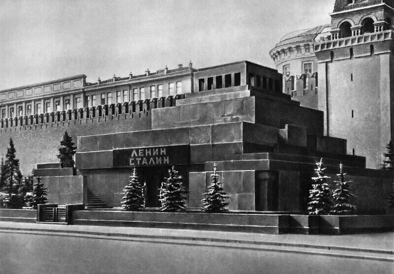Похороны Сталина: Хэллоуин по-советски