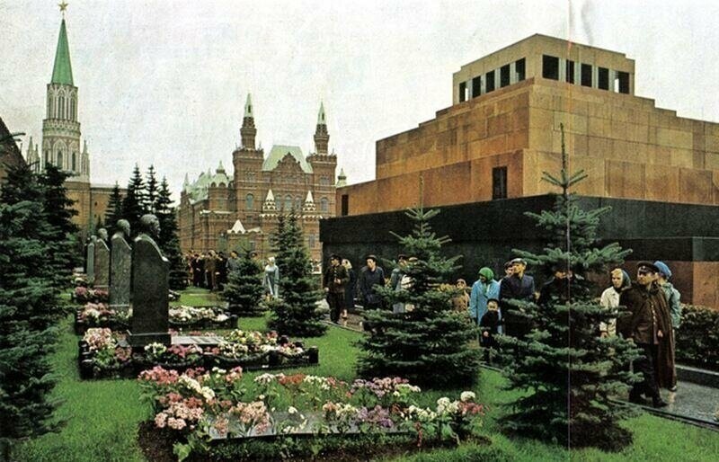 Похороны Сталина: Хэллоуин по-советски