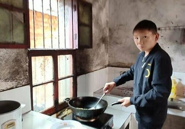 34-летний китаец застрял в теле шестилетнего ребенка из-за черепно-мозговой травмы