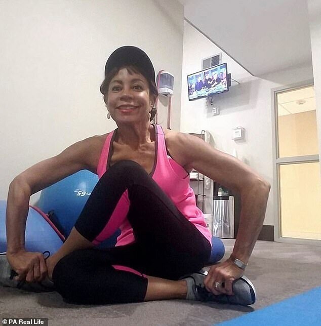 73-летняя жительница Невады выиграла соревнования по фитнесу в бикини