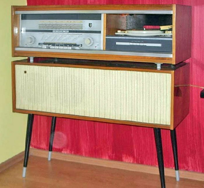 Радиола сетевая ламповая "Эстония-4"с 1966 года выпускалась Таллинским заводом "Punane RET".