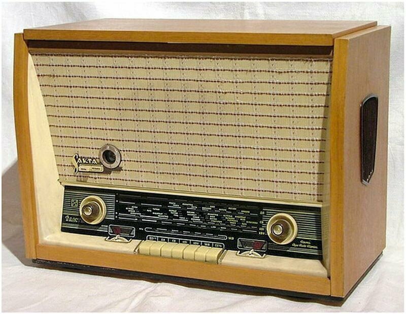 Радиола сетевая ламповая ''Сакта''с начала 1959 года выпускалась Рижским радиозаводом имени А.С.Попова. 