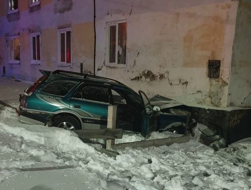 Авария дня. В Якутии водитель сбил ребенка и погиб сам