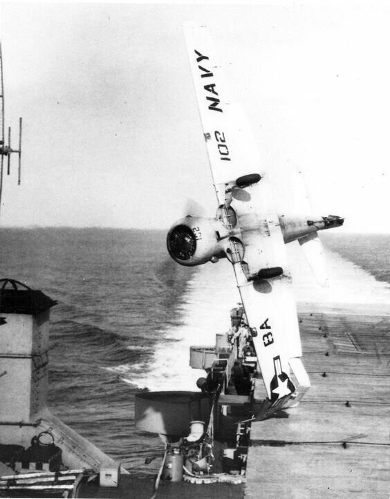 USS Monterey (CVL-26) и неудачная  посадка на его палубу