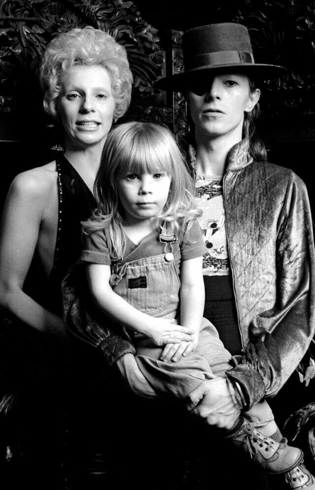 Фотографии Дэвида Боуи с женой Энджи и сыном Зоуи