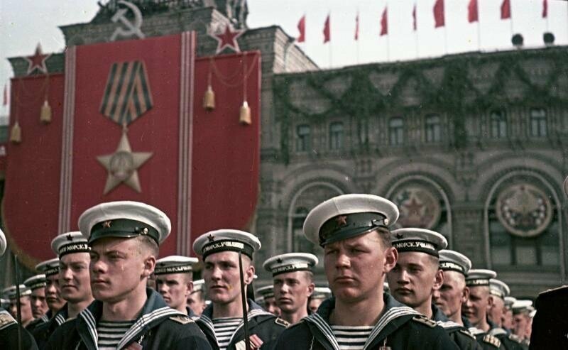 Моряки - участники парада на Красной площади 9 мая 1949. Сергей Васин:
