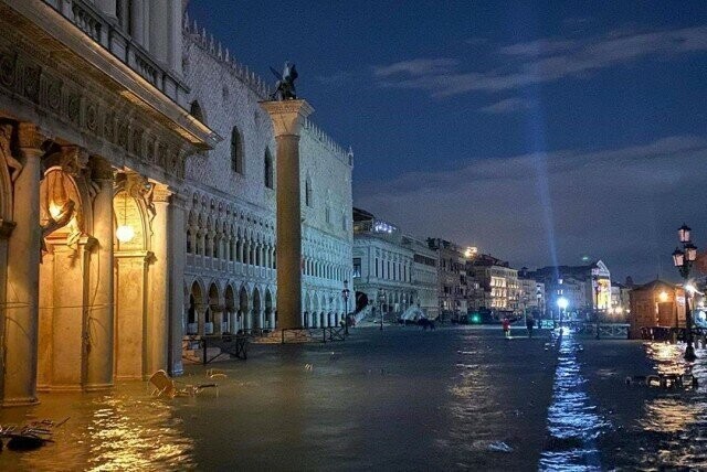 Крупнейший за полвека потоп в Венеции