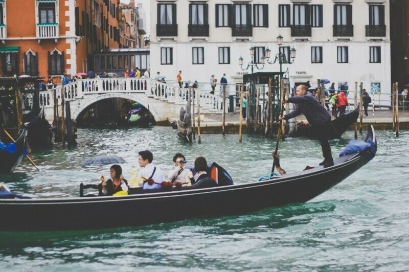 Разорение Венеции: затоплены все брендовые магазины и музеи