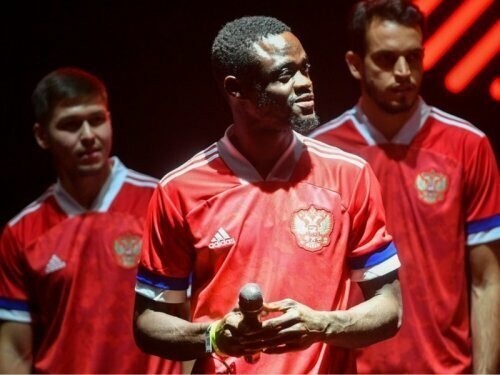 Скандал с формой для сборной России от "Adidas" набирает обороты