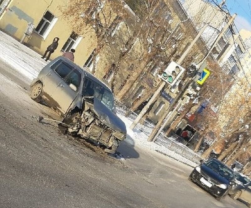 Авария дня. Массовое ДТП с участием пассажирского автобуса в Екатеринбурге