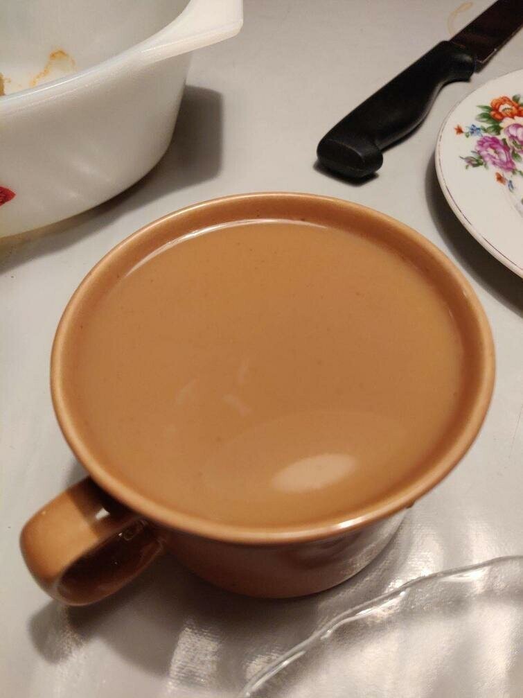 "Мой кофе с молоком получилось того же цвета, что и моя кружка"