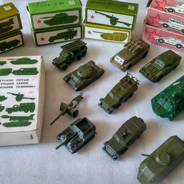 Серьезные игрушки времен СССР