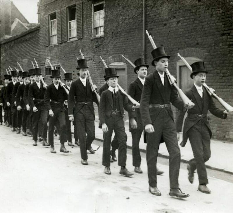 Военная подготовка, 1915 год, Англия 