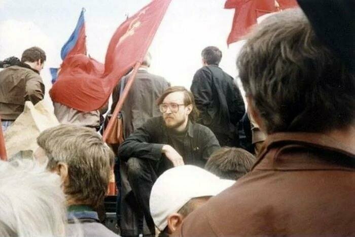 Егор Летов на первомайском митинге, Москва 1994 год. 