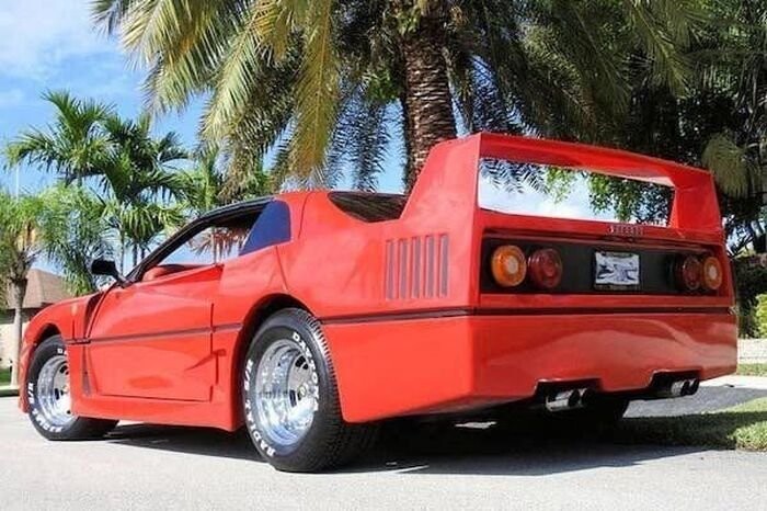В США за 21 000 долларов продается фальшивый Ferrari F40