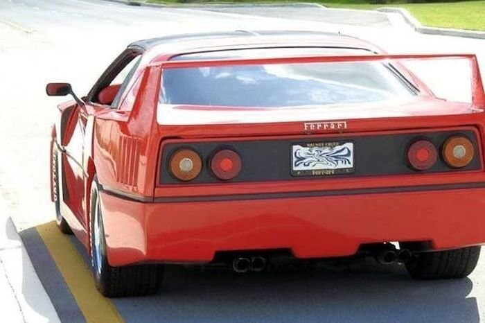 В США за 21 000 долларов продается фальшивый Ferrari F40