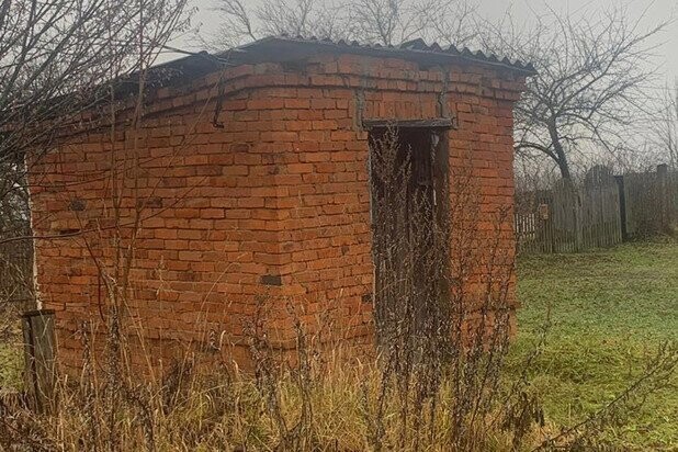 Старая водокачка. Деньги на новую жители собрали, но они куда-то пропали.