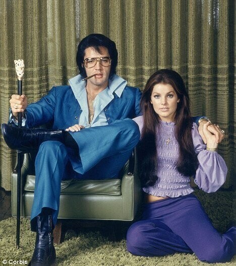 Элвис с женой Присциллой в 1969: