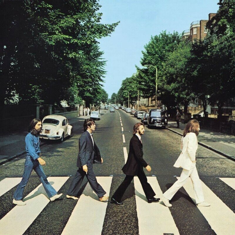 26 сентября 1969 г. был выпущен альбом Abbey Road, фотография для обложки которого стала культовой. Знаменитая фотография была сделана 8 августа 1969: