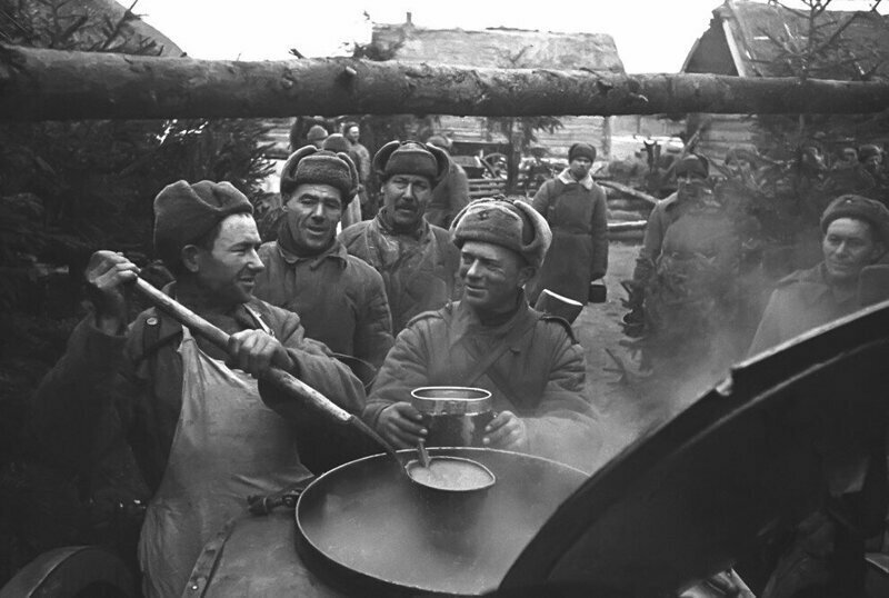 Чем кормили солдат во время войны
