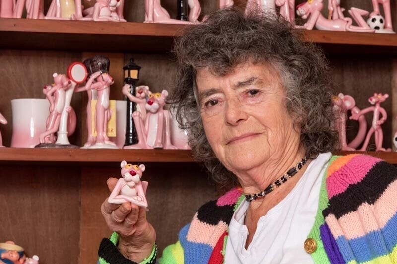 У бабушки, одержимой Розовой Пантерой, имеется более 1400 игрушек мультяшного кота