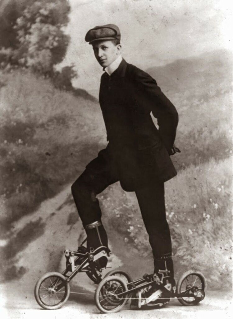 11. Педальный роликовые коньки, 1910 год