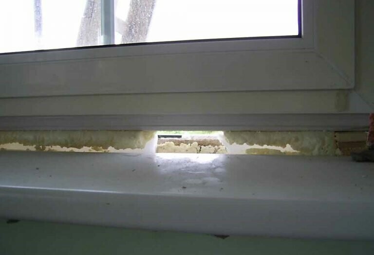 Почему пластиковые окна запотевают изнутри в зимний сезон?