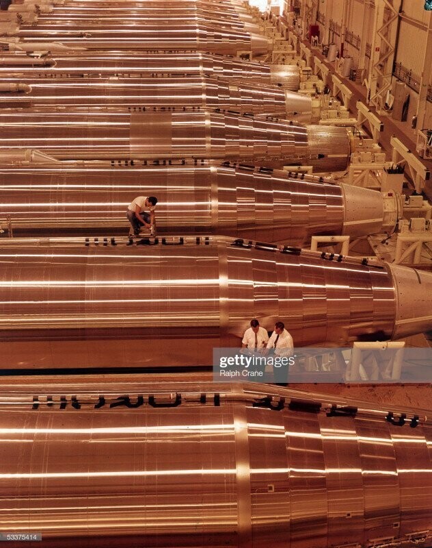 Производство межконтинентальных баллистических ракет «Атлас» на заводе General Dynamics Astronautics Plant, 1962 год, штат Калифорния