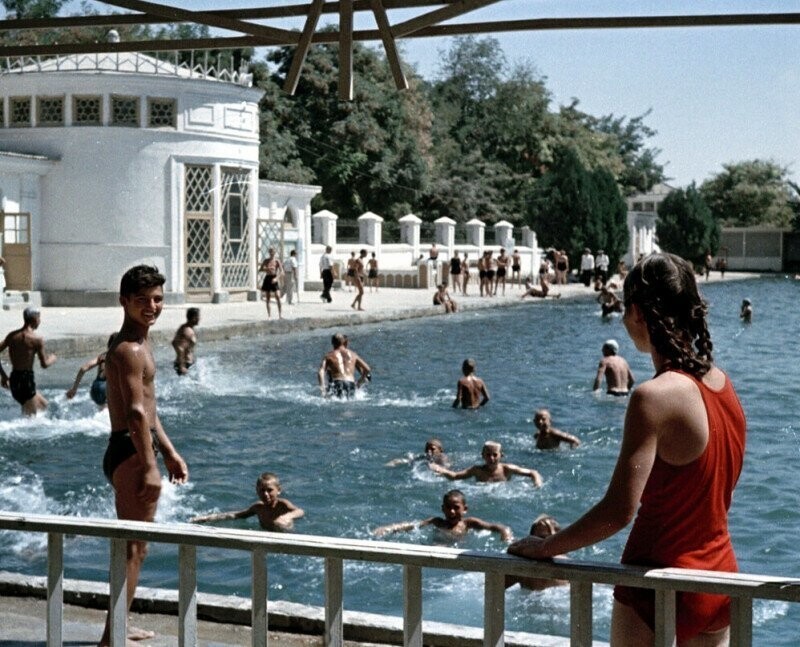 Открытый бассейн в Ашхабаде, 1954 год