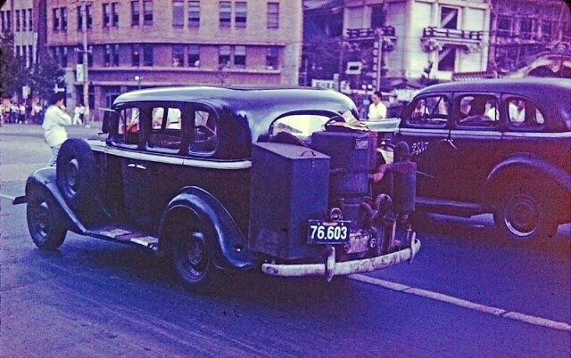 Автомобиль на дровах, Токио, 1950 