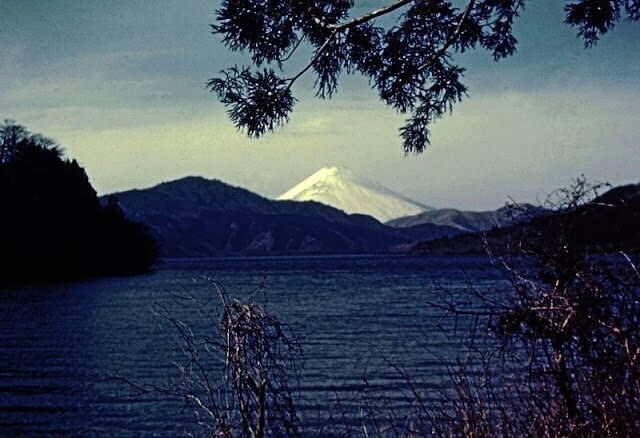 Фудзияма на фоне озера Хаконе, 1948 