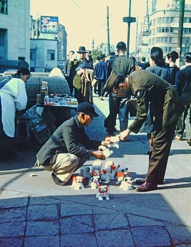 Уличный торговец, Токио, 1950