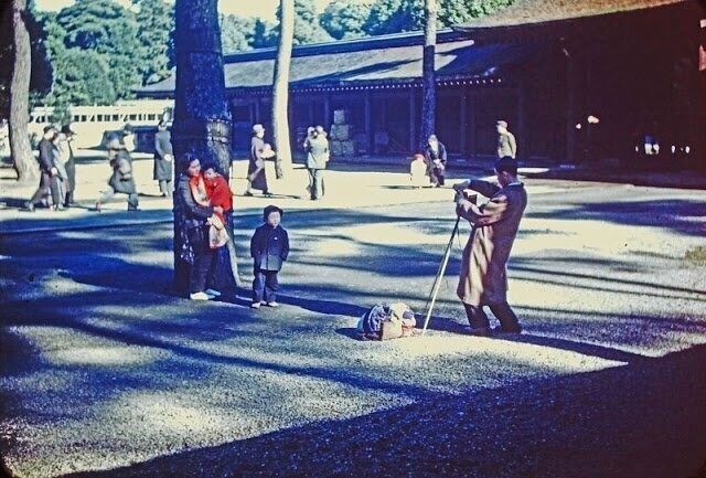 Семейный снимок, Токио, 1949 