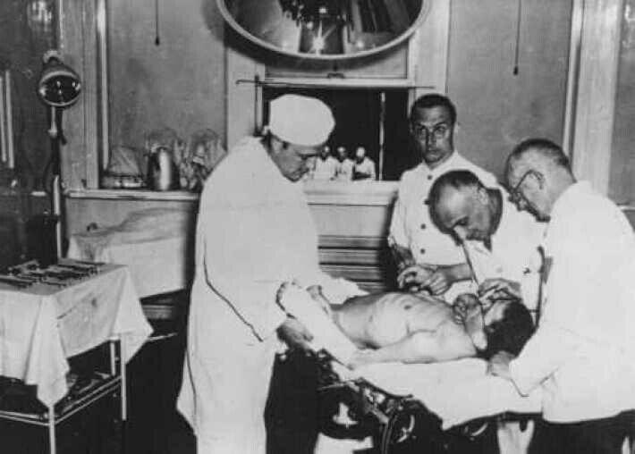 Как правило, эксперименты нацистов над людьми приводили к смерти, обезображиванию или потере дееспособности