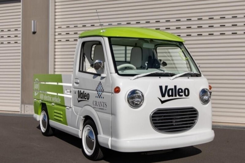 В Японии представили смешной электрический грузовичок